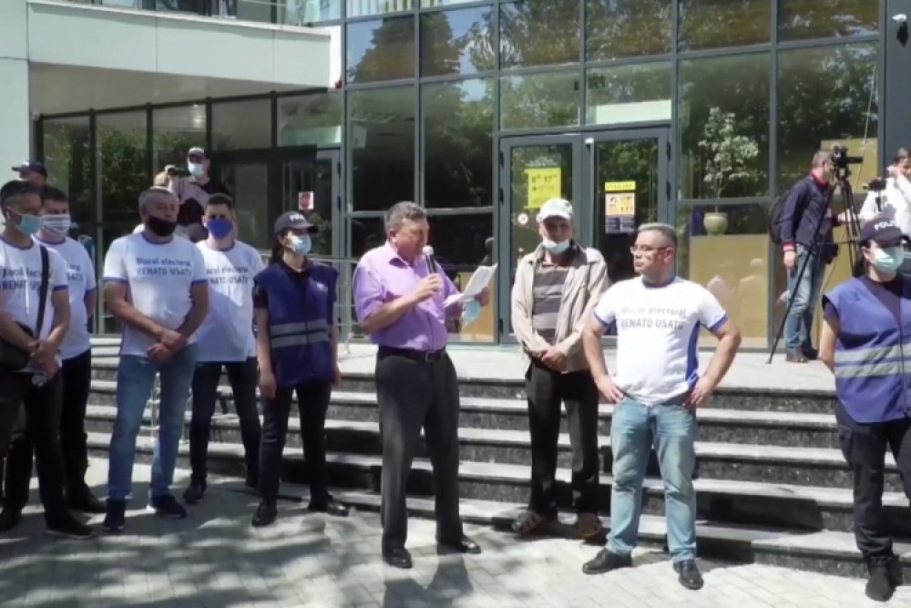 Protest la Curtea de Apel. Partidele cer mai multe secții de votare pentru diasporă